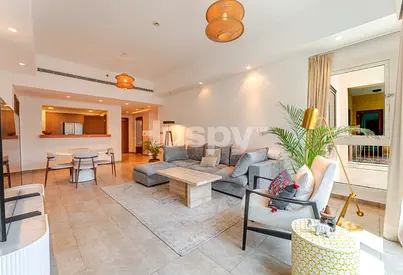 Vacant | 6 Cheques | Sea View