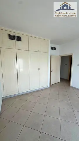 🏠 For Annual Rent in Sharjah – Al Majaz 3 🛏️ 3 Bedrooms + Living Room 👩🍳 Maid’s Room 🛋️ Hallway/Foyer 📍 Prime location in Al Majaz 3 💰 Rent: