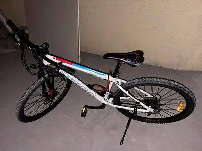 دراجة جبلية (Serious Rockville) بحالة ممتازة للبيع
Serious Rockville Mountain Bike for Sale – Excell