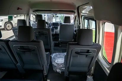 صورة 13 لـ 2026 Toyota HIACE