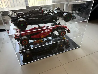 Acrylic case for 3 Lego Technics F1 cars