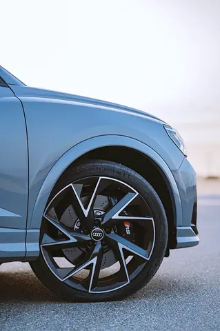 2021 AUDI RS Q3 photo 5