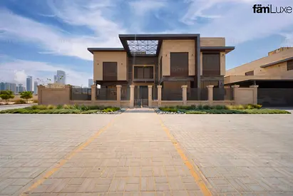 Modern Villa With Nearby Schools & Amenities
