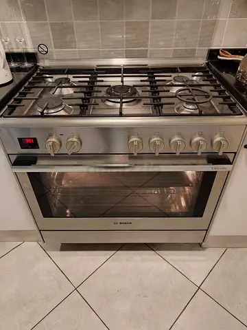 Bosch series 8 Lasted Model Top Gas Oven Electric Coker Almost Brand New Condition And Perfect Worki