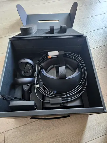 Oculus Rift S full box
