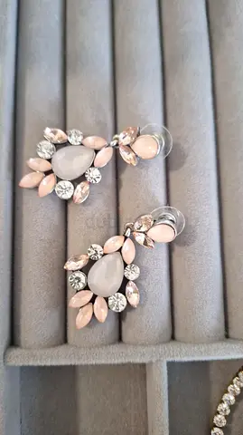 Pink crystal drop stud earrings / Flawless
