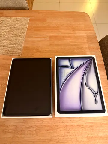 Apple iPad Air (M2) - Space Gray, 11 inch 128 GB in perfect condition