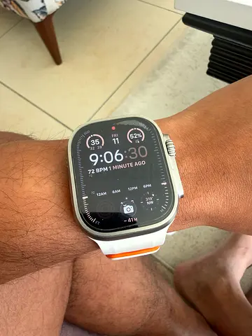 Apple Watch Ultra 2 titanium + extra straps