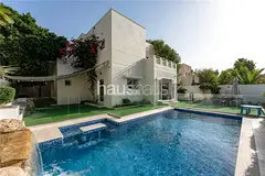 4 BEDROOMS | PRIME LAKE VIEW | EXTENDED&RENOVATED