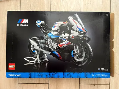 LEGO Technic BMW M 1000 RR (42130)