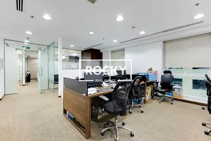 Good Layout | Fitted | Luxury Furnished