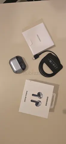 Samsung Galaxy Buds3 with case and cable - lightly used
