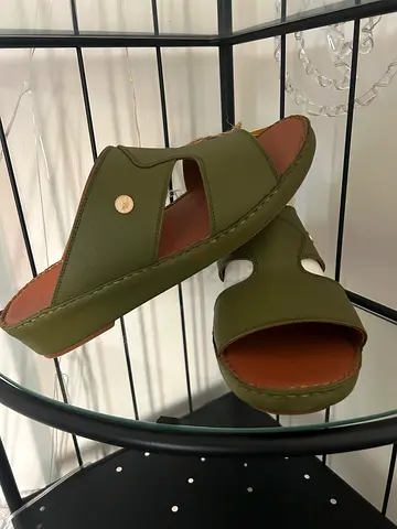 EBL Olive Camel leather arabic sandals
