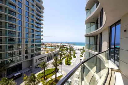 Sophisticated 1BR | Bay Residences | Fully Furnished Island Retreat