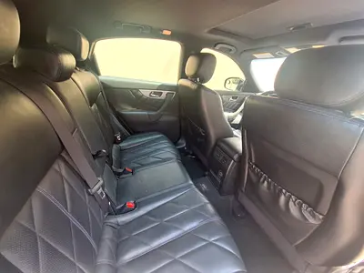 2015 Infiniti QX70 — фото 6
