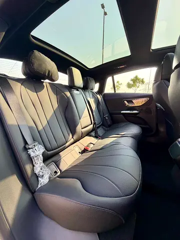 2025 Mercedes-BENZ EQE — миниатюра 15