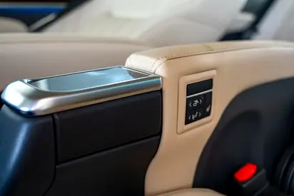 2026 Toyota GRANVIA — фото 14