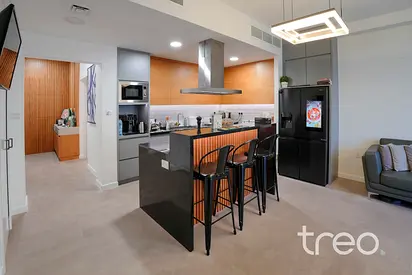 Fully Upgraded, Vacant, Pool & Park unit