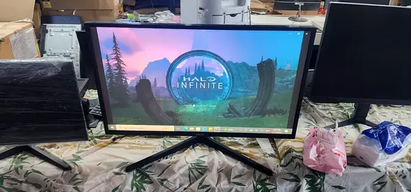 Samsung ViewFinity UJ590 32 Inch 4K UHD 3840X2160 AMD FreeSync Monitor
