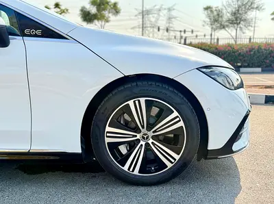 2025 Mercedes-BENZ EQE photo 8