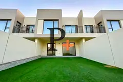 single row | Landscape | next to pool