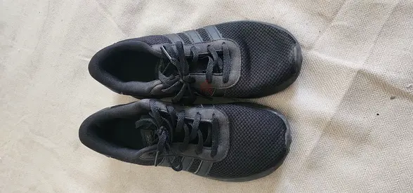 Black athletic running shoes - used, size not specified Adidas