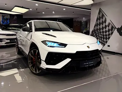 2024 Lamborghini URUS photo 4
