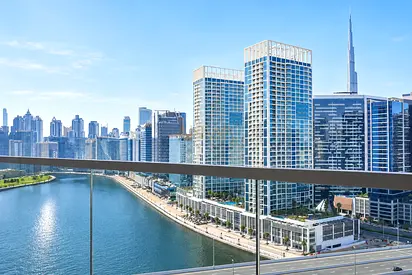 Spacious and Bright 3BR | Balcony | Canal View