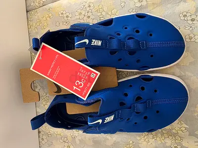 Nike Kids Sandals size 13