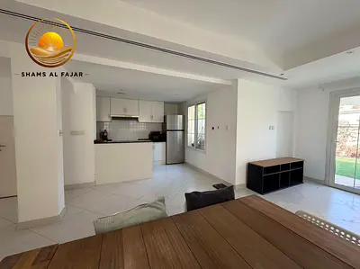 Spacious Villa for Rent in Springs 12