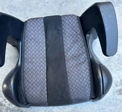 Used child booster seat / car booster - no backrest, fabric cushion