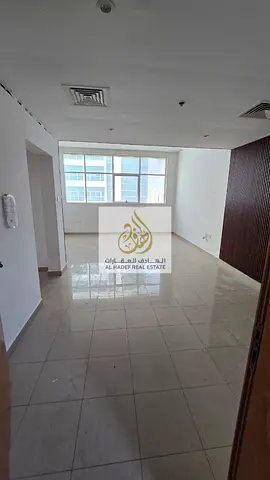 الايجارالسنوي في عجمان منطقة  الجرف 2 جنب مركز دلتا والمدرسة الاهليه وقريب المدرسة الواطيه البنايه عائلات شقه غرفتين وصاله 2 حمام مساحات كبيره