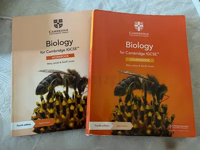Cambridge IGCSE Biology Coursebook & Workbook (4th Edition) - Good Condition with pastpaper booklet