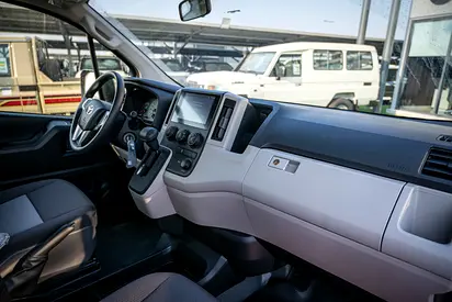 صورة 14 لـ 2026 Toyota HIACE