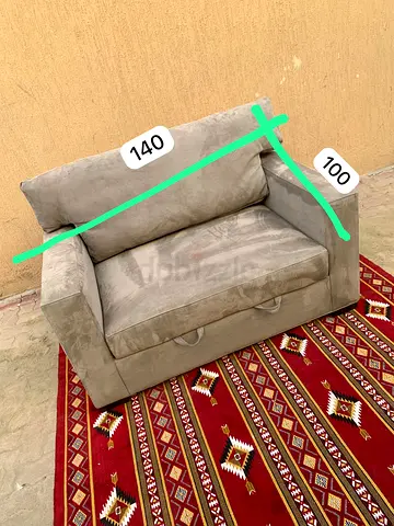Looking Great Condition Crate&Barrel Single Bed 🛌