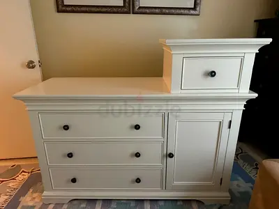 White Wooden Dresser with Three Drawers and Side Cabinet