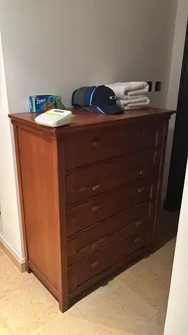 Solid Wood Dresser / Chest of 5 Drawers with soft close - Good Condition