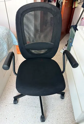 Ergonomic Mesh Office Chair on Wheels - Good Condition