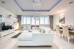 Stunning Views and Private Beach on the Palm