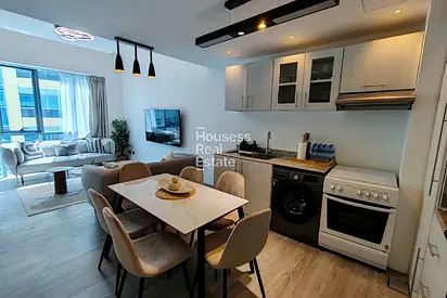 Furnished | Upgraded | Duplex | Close to Metro