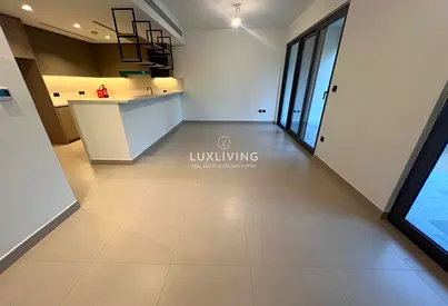 Single Row | Modern Contamporary | Prime Locaton