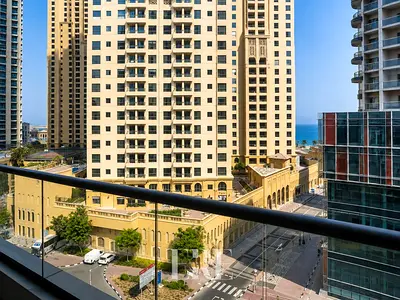Vacant | Spacious & Bright | Marina Location