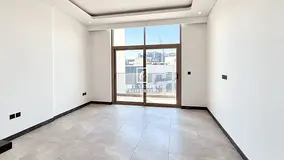 MOVE-IN READY | BRIGHT & MODERN | GREAT LOCATION