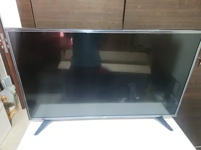 Smart LG 43 inch TV for sale in perfect condition