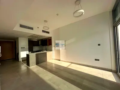 FULLY FURNISHED I MODERN I CLOSE TO MALL