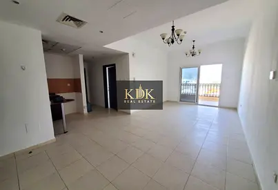 Chiller Free | Near To Mall | Prime Location