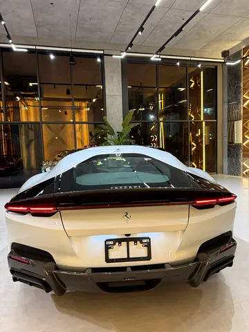 2025 Ferrari 12CILINDRI 照片 6