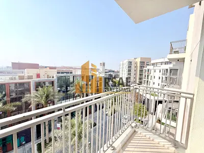 Modren 1 Br Appartment with close Kitchen And Balcony