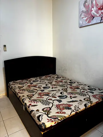 Queen bed