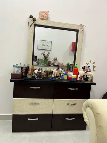 Dresser + one bed-side drawer
